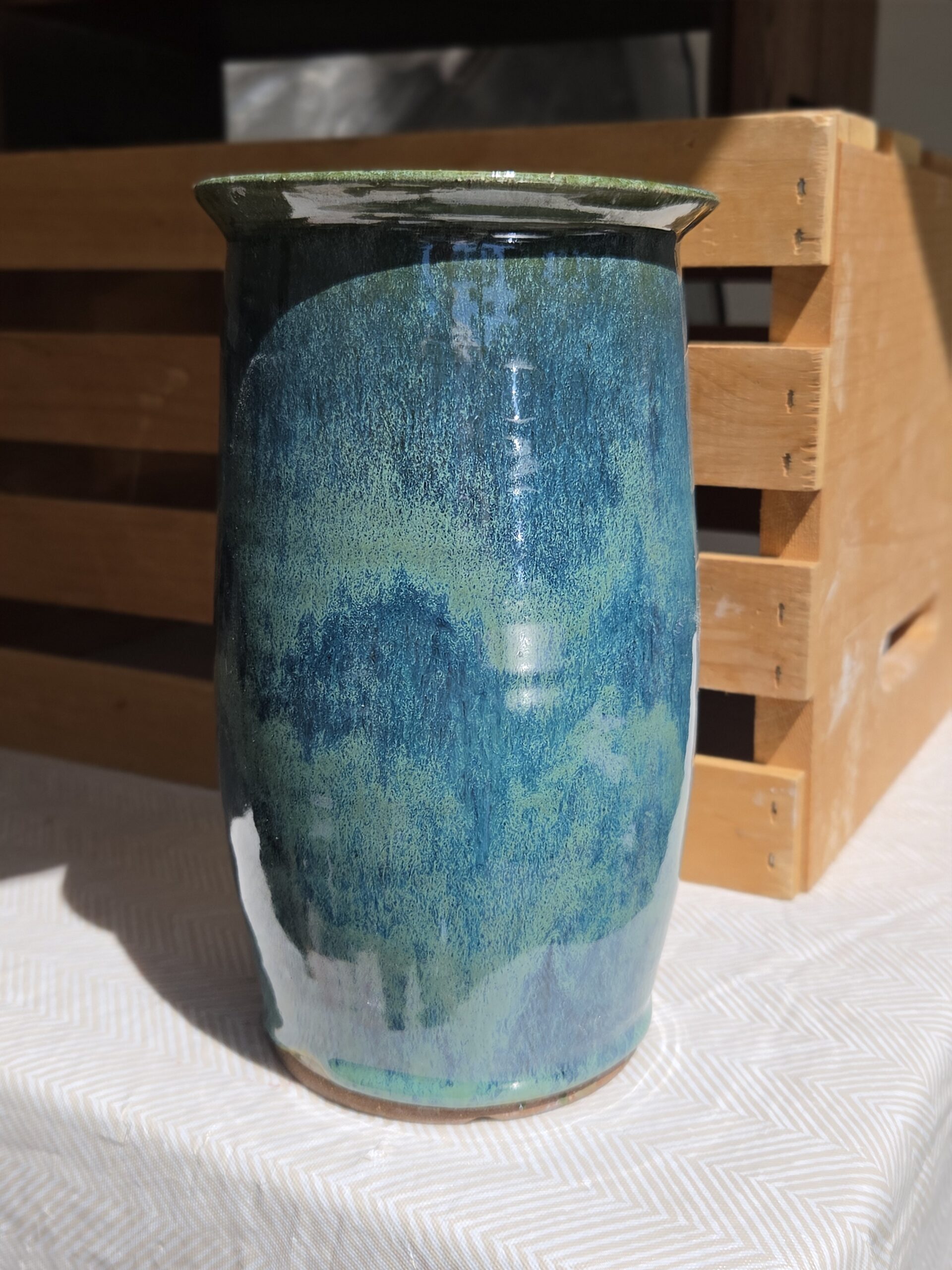 Tide green vase 